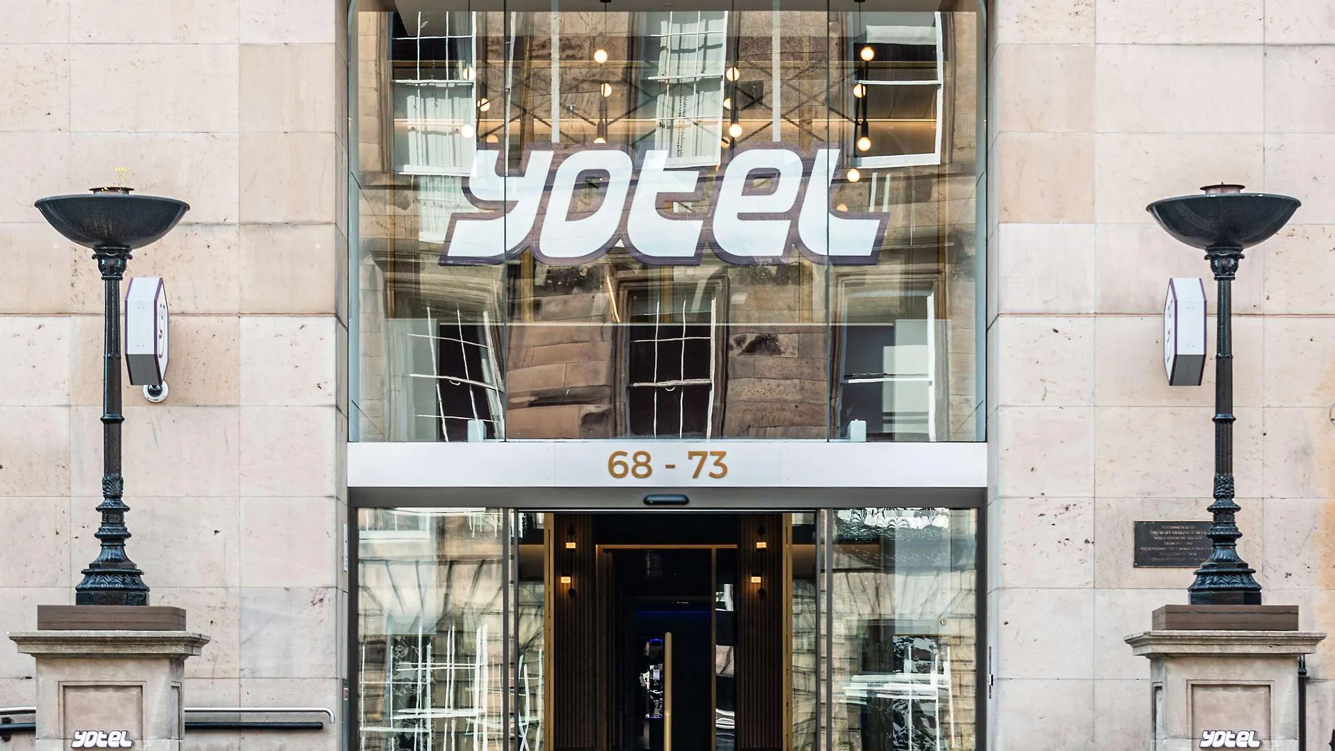 Yotel Edinburgh 4*,