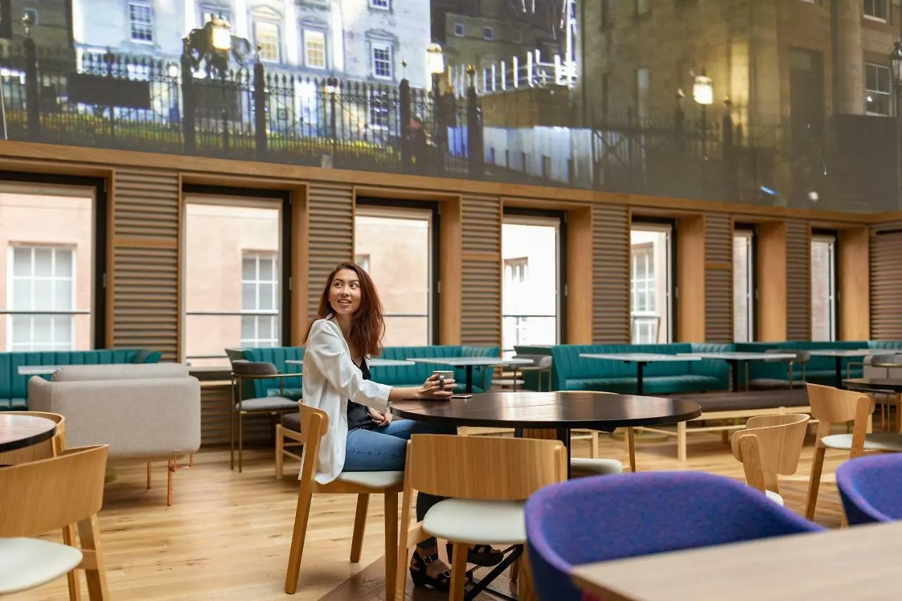 **** Hotel Yotel Edinburgh United Kingdom